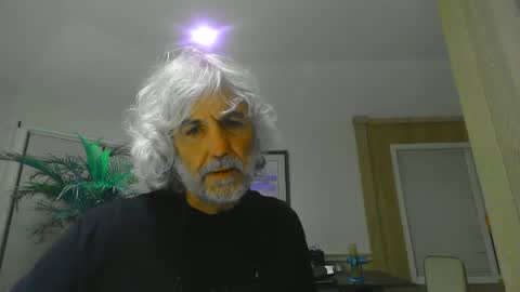 Snapshot of chuck354139 chatting on 12/30/24, 03:25 chuck354139 online show from 12/30/24, 03:25