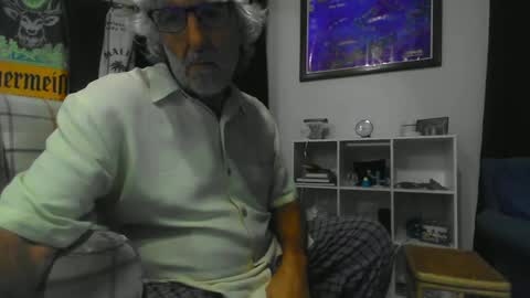 Snapshot of chuck354139 chatting on 01/04/25, 02:46 chuck354139 online show from 01/04/25, 02:46
