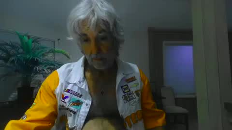 Snapshot of chuck354139 chatting on 01/05/25, 12:42 chuck354139 online show from 01/05/25, 12:42