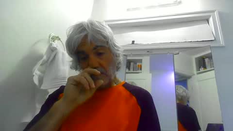 Snapshot of chuck354139 chatting on 01/05/25, 04:25 chuck354139 online show from 01/05/25, 04:25