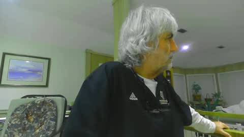 Snapshot of chuck354139 chatting on 01/10/25, 03:39 chuck354139 online show from 01/10/25, 03:39