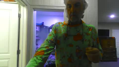 Snapshot of chuck354139 chatting on 01/19/25, 05:05 chuck354139 online show from 01/19/25, 05:05