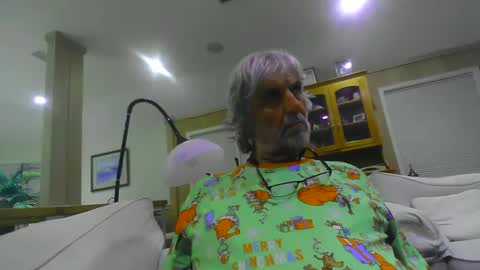 Snapshot of chuck354139 chatting on 01/19/25, 08:50 chuck354139 online show from 01/19/25, 08:50