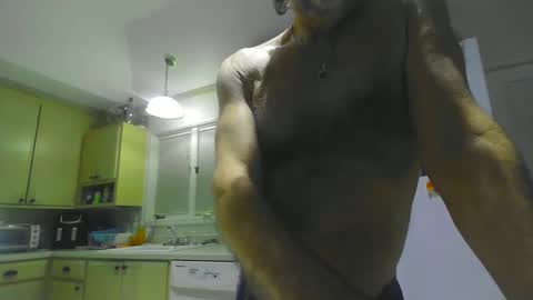 Snapshot of chuck354139 chatting on 01/21/25, 11:24 chuck354139 online show from 01/21/25, 11:24
