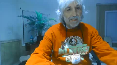 Snapshot of chuck354139 chatting on 01/22/25, 07:14 chuck354139 online show from 01/22/25, 07:14