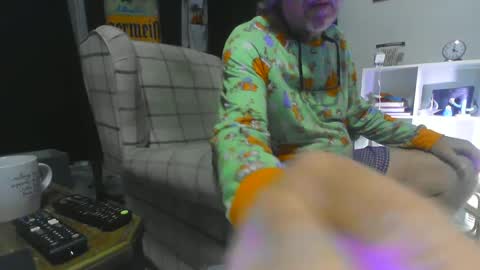 Snapshot of chuck354139 chatting on 02/01/25, 09:00 chuck354139 online show from 02/01/25, 09:00