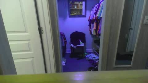 Snapshot of chuck354139 chatting on 02/16/25, 01:36 chuck354139 online show from 02/16/25, 01:36