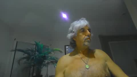 Snapshot of chuck354139 chatting on 02/17/25, 08:52 chuck354139 online show from 02/17/25, 08:52