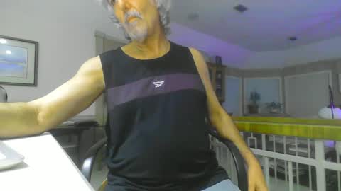 Snapshot of chuck354139 chatting on 03/11/25, 08:09 chuck354139 online show from 03/11/25, 08:09