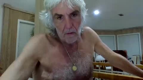 Snapshot of chuck354139 chatting on 09/10/25, 06:24 chuck354139 online show from 09/10/25, 06:24