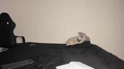 Snapshot of chuckykarla chatting on 05/12/26, 05:59 Karlay online show from 05/12/26, 05:59