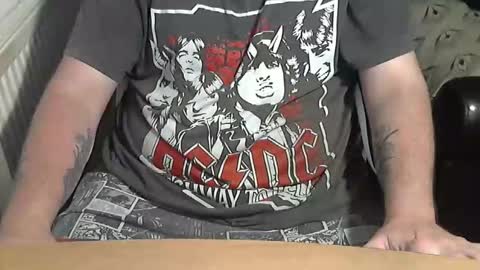 Snapshot of chunkisgreat chatting on 11/05/25, 04:51 chunkisgreat online show from 11/05/25, 04:51