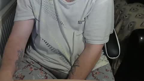 Snapshot of chunkisgreat chatting on 11/11/25, 05:02 chunkisgreat online show from 11/11/25, 05:02