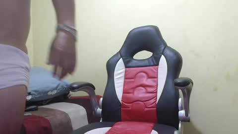 Snapshot of chupameloxxx3 chatting on 02/05/25, 01:37 el papi online show from 02/05/25, 01:37