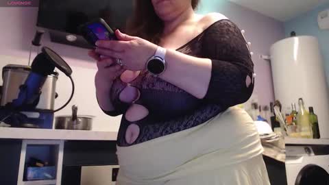 Snapshot of chwerry_b0 chatting on 09/29/25, 09:52 Jessica online show from 09/29/25, 09:52