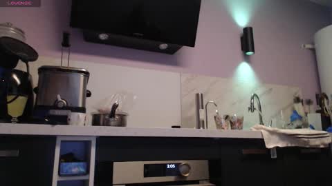 Snapshot of chwerry_b0 chatting on 10/30/25, 02:02 Jessica online show from 10/30/25, 02:02