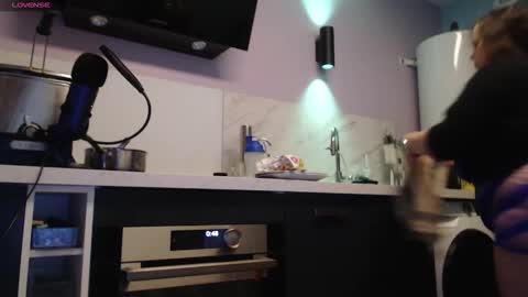 Jessica online show from 11/10/25, 11:48