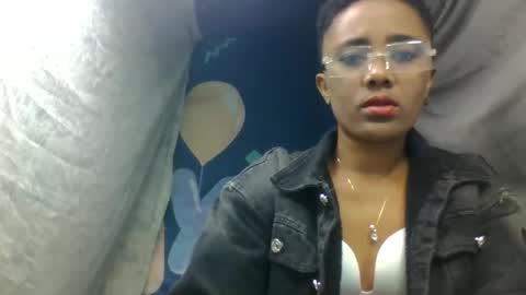 Snapshot of ciciazzhh chatting on 05/27/26, 07:49 ciciazzhh online show from 05/27/26, 07:49