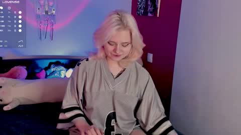 Helen and Teya online show from 10/19/25, 11:11