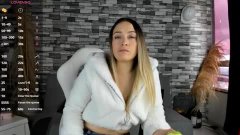 Snapshot of ciindy_lovee chatting on 09/27/25, 06:57 Ciindy Lovers online show from 09/27/25, 06:57