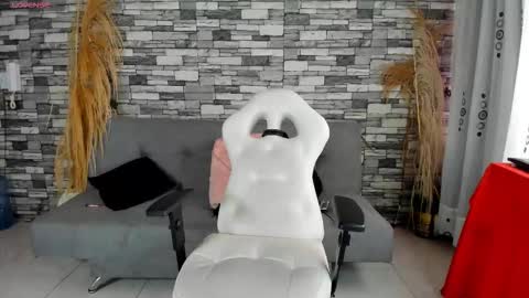 Snapshot of ciindy_lovee chatting on 11/06/25, 05:03 Ciindy Lovers online show from 11/06/25, 05:03