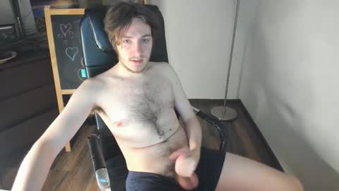 Snapshot of cilent_x chatting on 10/05/25, 04:05 cilent_x online show from 10/05/25, 04:05