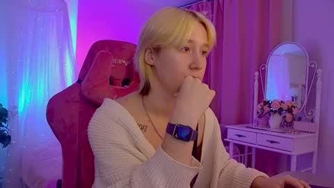 Cin Bellamy online show from 10/22/25, 02:56