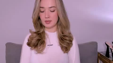 Snapshot of cindyprettywomen chatting on 12/04/25, 05:21 cindyprettywomen online show from 12/04/25, 05:21