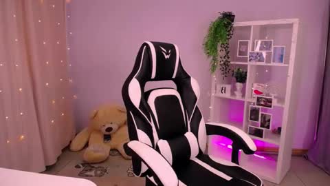 Cindy online show from 10/21/25, 04:13