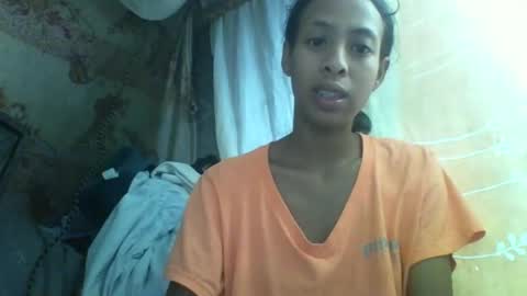 Snapshot of cindyx69 chatting on 12/15/25, 04:06 cindyx69 online show from 12/15/25, 04:06