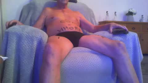 Snapshot of cineman22 chatting on 11/15/25, 09:21 Cineman22 online show from 11/15/25, 09:21