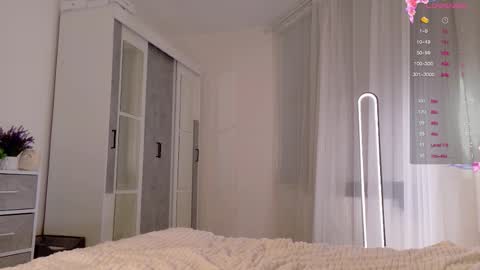 Snapshot of cinnabongirls chatting on 09/26/25, 05:44 Maddy online show from 09/26/25, 05:44