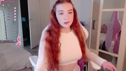 Snapshot of cinnabongirls chatting on 10/06/25, 04:10 Maddy online show from 10/06/25, 04:10