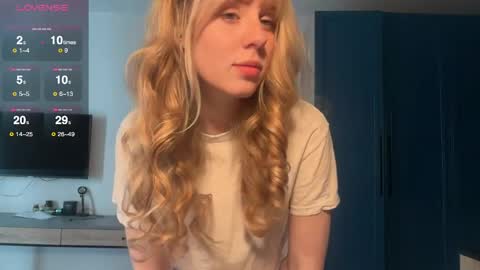 Snapshot of cinnabuny chatting on 05/22/26, 11:38 Jane online show from 05/22/26, 11:38