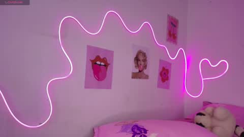 Snapshot of cinniaa_ chatting on 05/15/26, 03:02 cinniaa online show from 05/15/26, 03:02