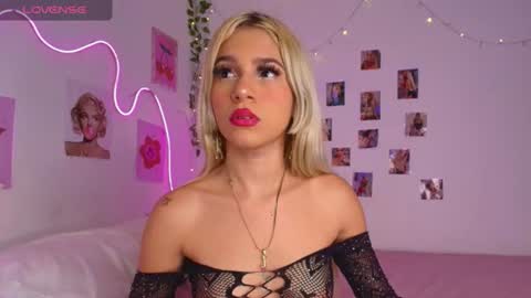 Snapshot of cinniaa_ chatting on 06/17/26, 02:36 cinniaa online show from 06/17/26, 02:36