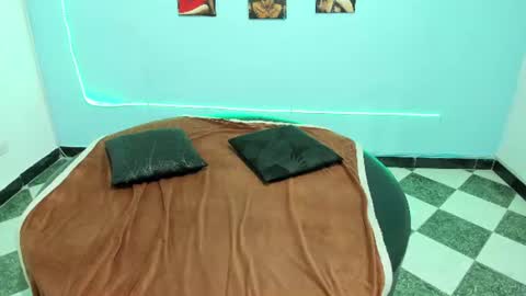 Snapshot of cinthya_dan chatting on 06/17/26, 05:58 Cinthya online show from 06/17/26, 05:58