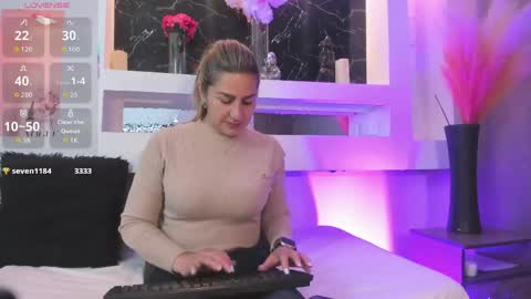 Cinthya  online show from 06/04/26, 12:11