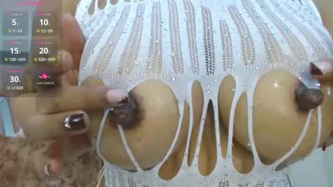 Snapshot of cintia_hills chatting on 11/12/25, 04:35 Cintia Hills online show from 11/12/25, 04:35