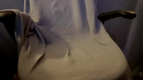 Snapshot of circlejerkslutt chatting on 02/07/25, 07:38 join the circle online show from 02/07/25, 07:38