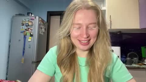 Snapshot of citrusblissss chatting on 09/19/25, 12:39 citrusblissss online show from 09/19/25, 12:39