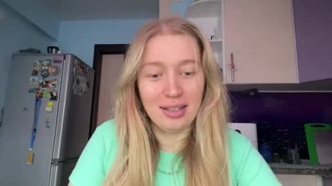 Snapshot of citrusblissss chatting on 09/20/25, 02:23 citrusblissss online show from 09/20/25, 02:23