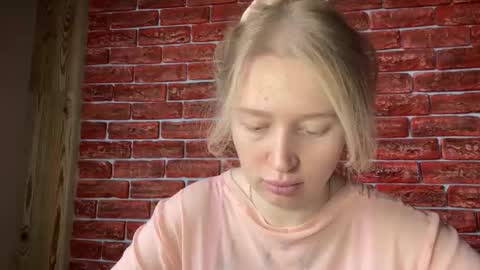 Snapshot of citrusblissss chatting on 10/06/25, 01:58 citrusblissss online show from 10/06/25, 01:58