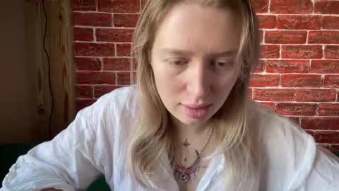 Snapshot of citrusblissss chatting on 10/14/25, 02:23 citrusblissss online show from 10/14/25, 02:23