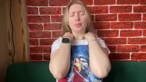 Snapshot of citrusblissss chatting on 10/15/25, 02:33 citrusblissss online show from 10/15/25, 02:33