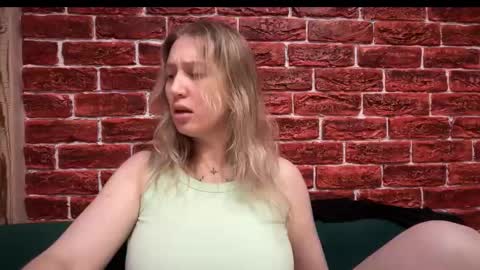 Snapshot of citrusblissss chatting on 10/21/25, 03:02 citrusblissss online show from 10/21/25, 03:02