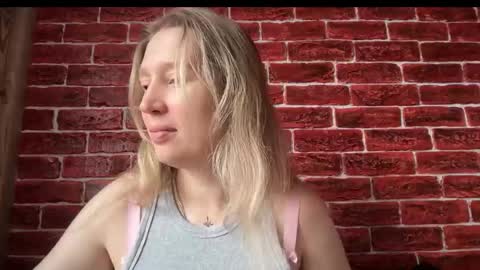 Snapshot of citrusblissss chatting on 10/23/25, 03:17 citrusblissss online show from 10/23/25, 03:17