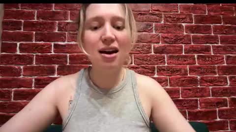 Snapshot of citrusblissss chatting on 10/23/25, 03:22 citrusblissss online show from 10/23/25, 03:22