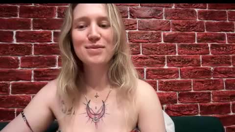 Snapshot of citrusblissss chatting on 10/24/25, 03:30 citrusblissss online show from 10/24/25, 03:30