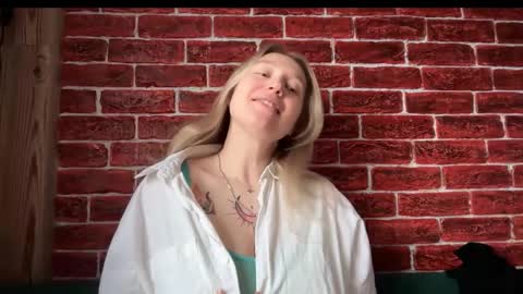 Snapshot of citrusblissss chatting on 10/27/25, 02:59 citrusblissss online show from 10/27/25, 02:59